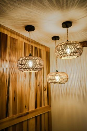 9d85a8a69948c14b9f2b63be0c9588a453ae6742-4